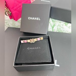 Brandnew （never used） Chanel hair clip